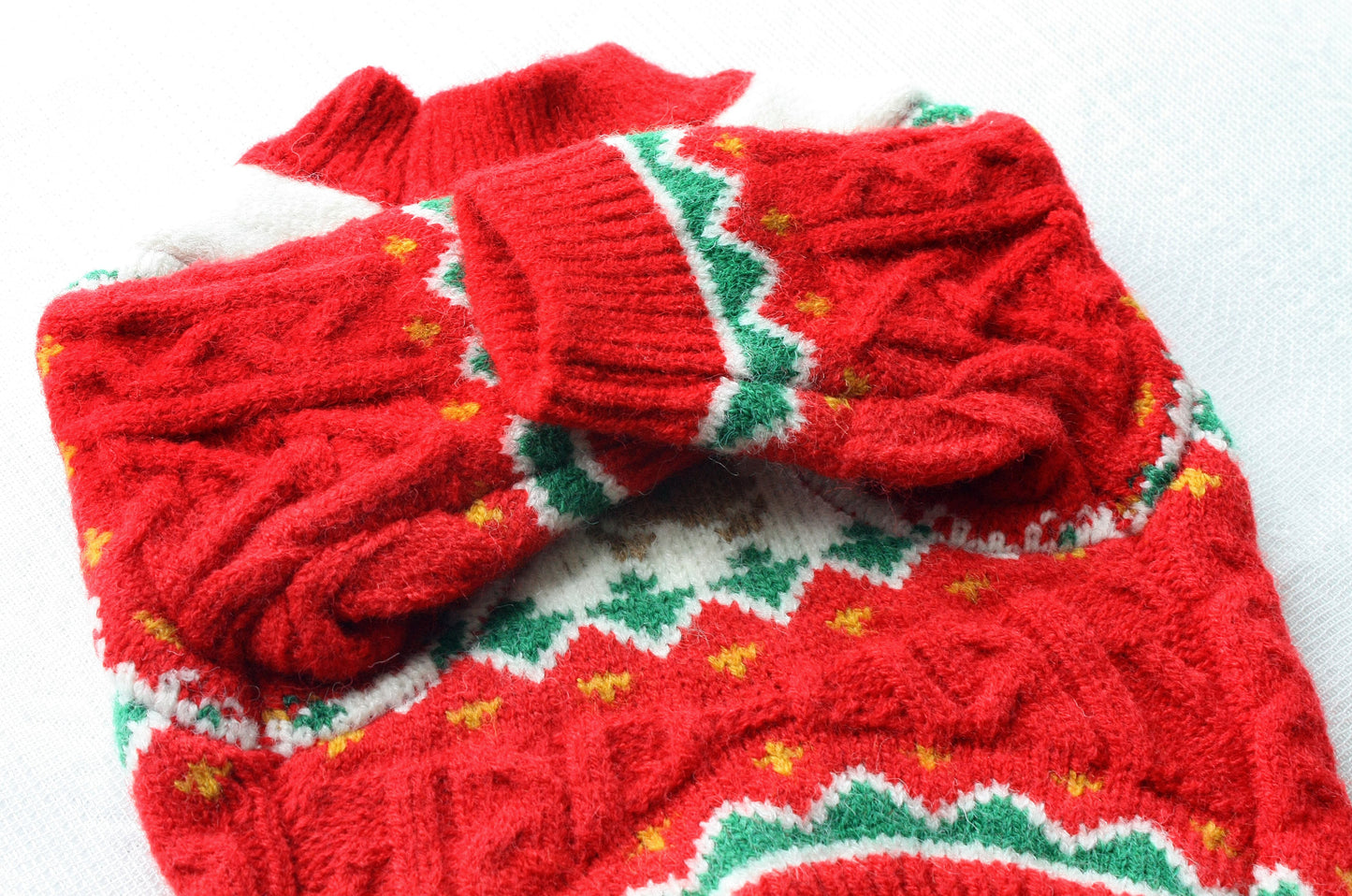 Christmas Dog Sweater Cozy Knitted Holiday Pet Jumper Pullover with Gingerbread Design Warm Winter Apparel