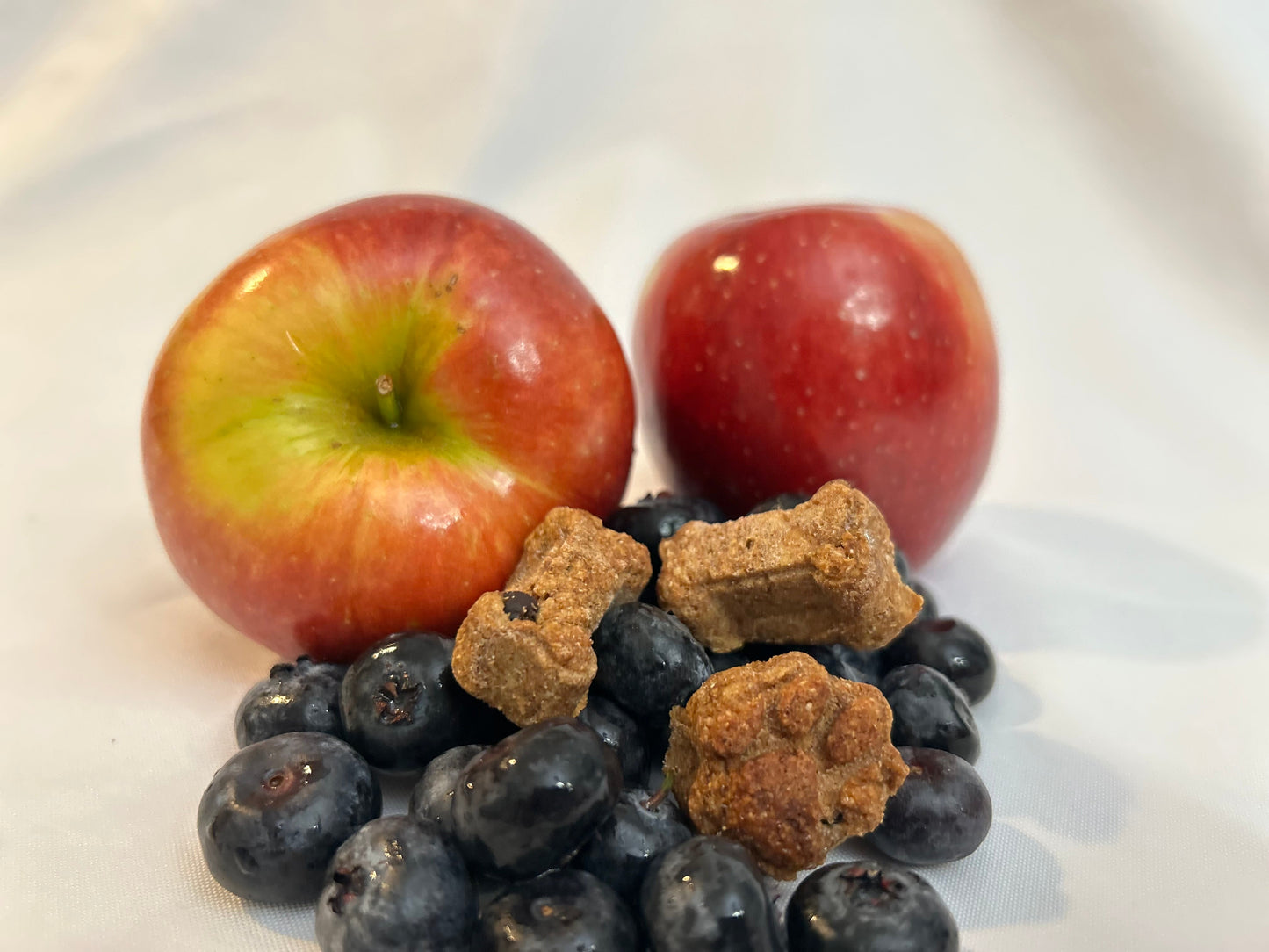 Lucy Loo Treats - Apple & Blueberry - (5 oz. Bag)