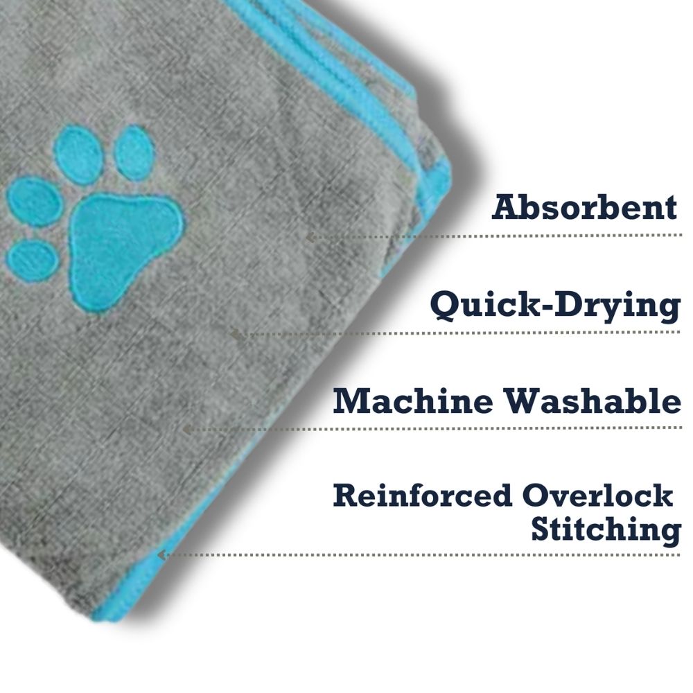 Serviette de bain pour chien Country Living, grande taille, en microfibre grise, avec empreinte de patte brodée turquoise.