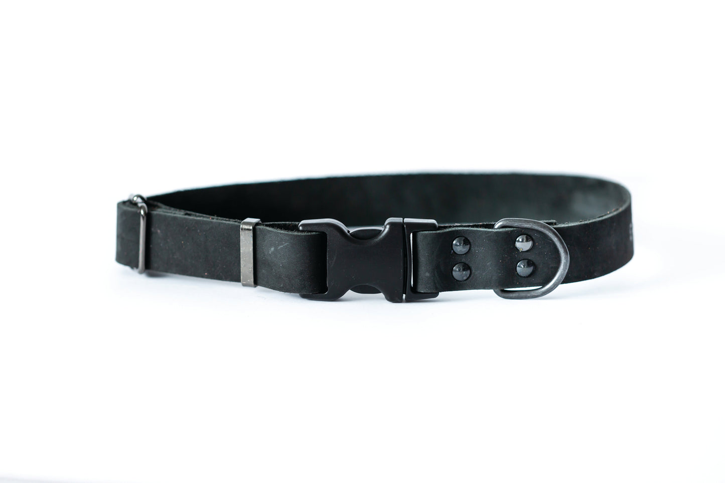 Collar deportivo de cuero negro medianoche para perro