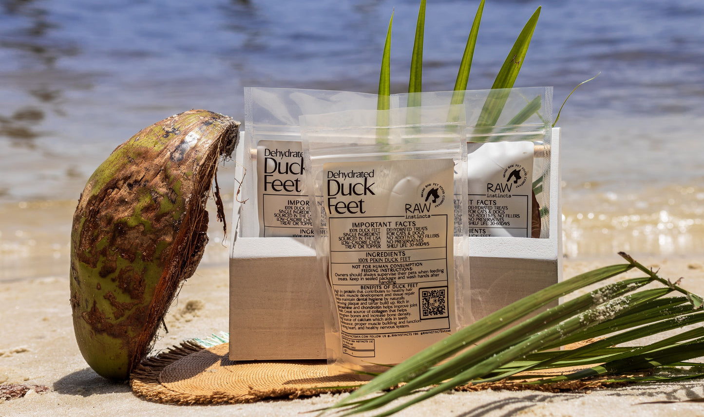 Pattes de canard déshydratées pour chiens et chats — 100 % canard de Pékin | Raw Instincts USA