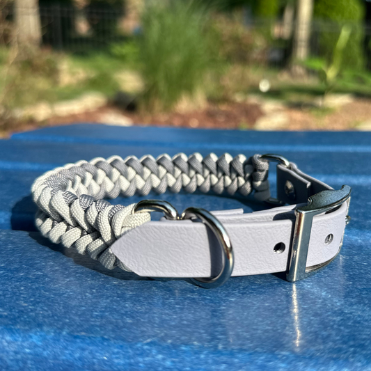 Collier pour chien tressé à la main en forme de queue de poisson, coloris graphite et fumé