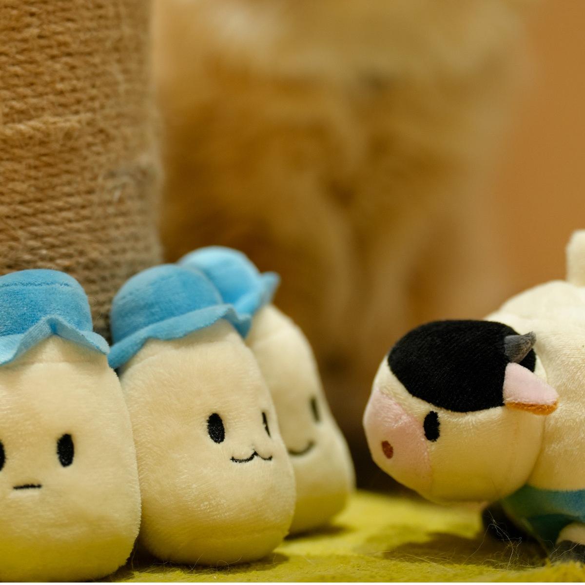 Peluche à mâcher Milou &amp; Lumi Milk pour chiens et chats – Jouet interactif avec bruit de froissement, couineur et cordes à tirer
