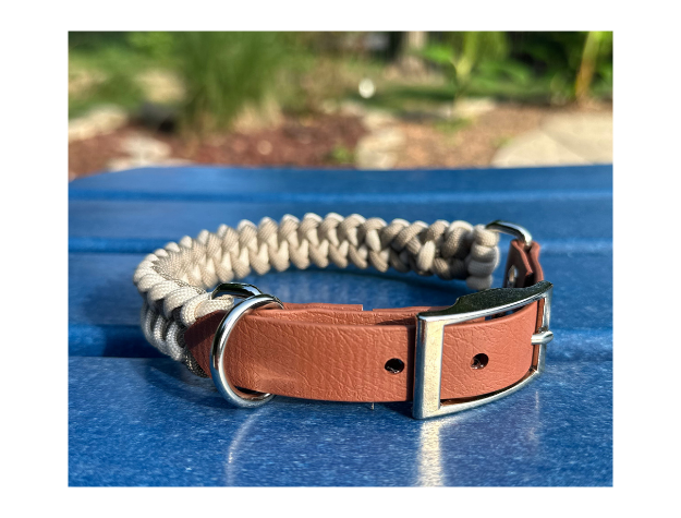 Collar para perro trenzado a mano con cola de pez en color tostado y crema