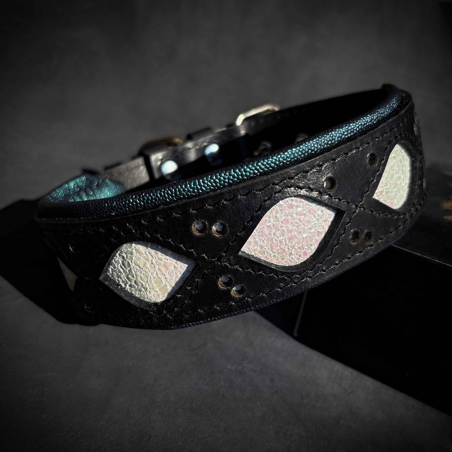 The Avatar Collar