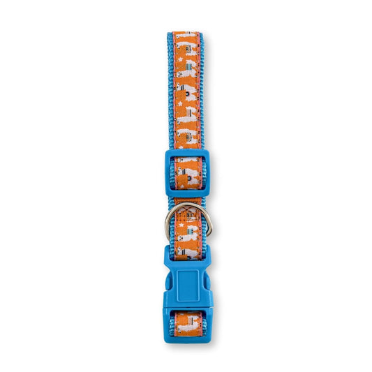 Collier pour chien en nylon avec motif lama brodé, ajustable, confortable et sûr.