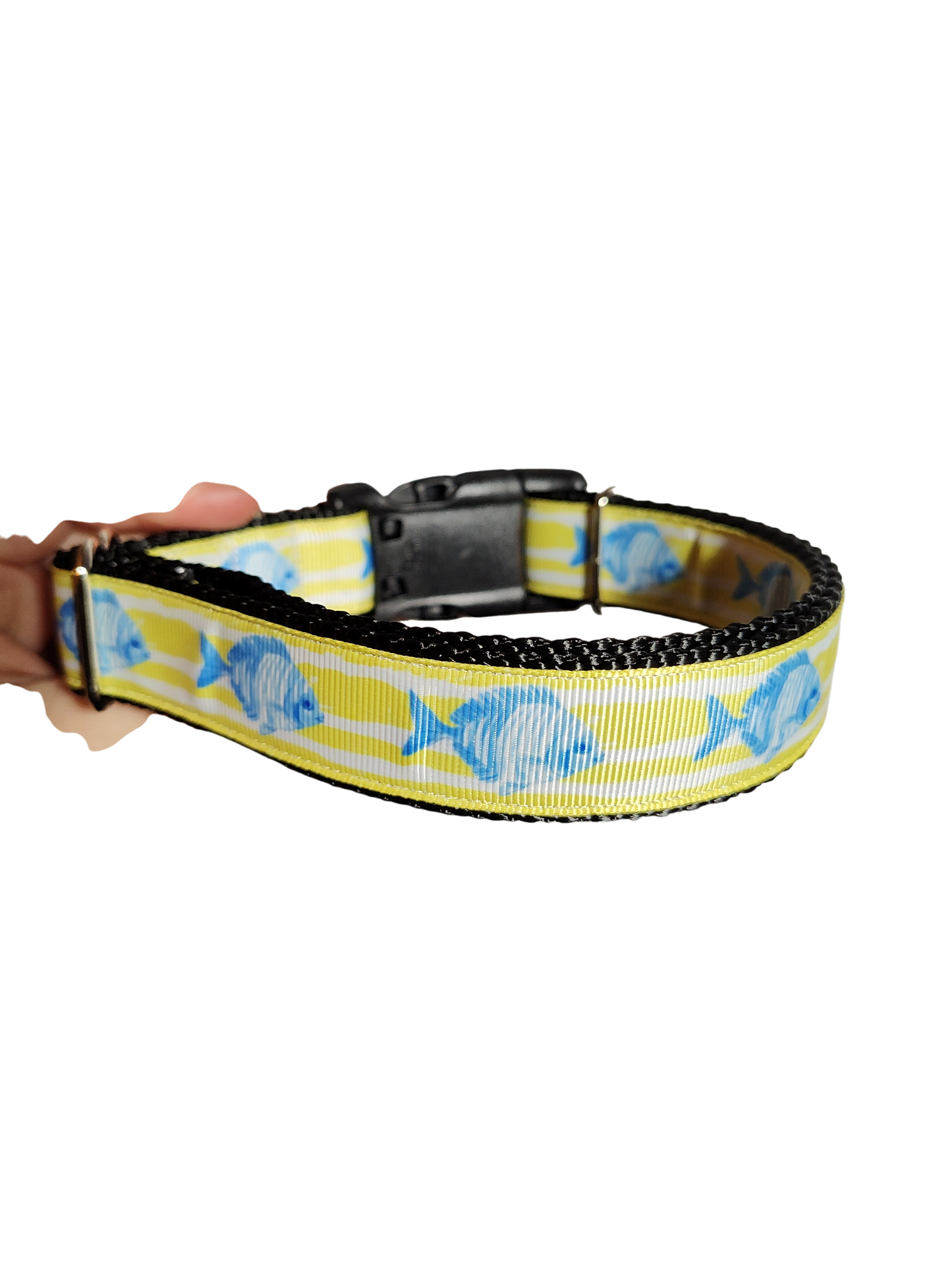 Collar de nailon para perro con diseño de pez sobre rayas amarillas
