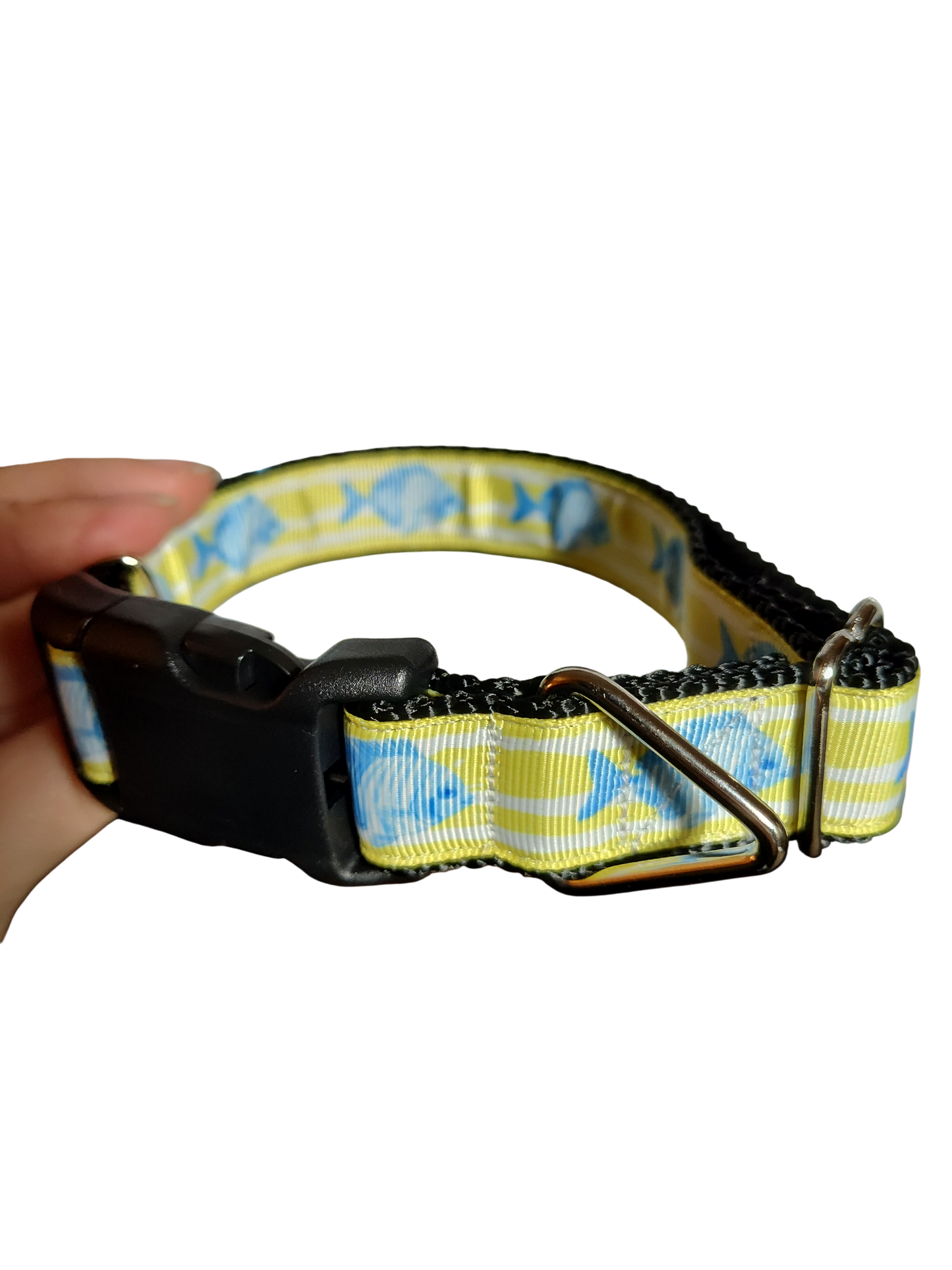 Collar de nailon para perro con diseño de pez sobre rayas amarillas