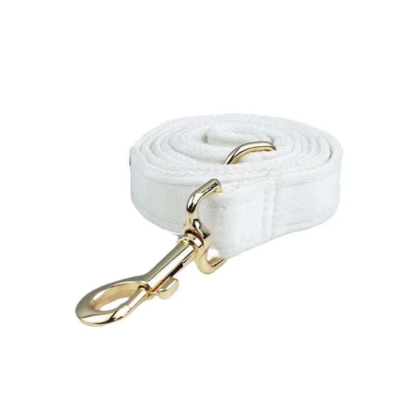 Conjunto clásico de terciopelo blanco personalizado para bodas